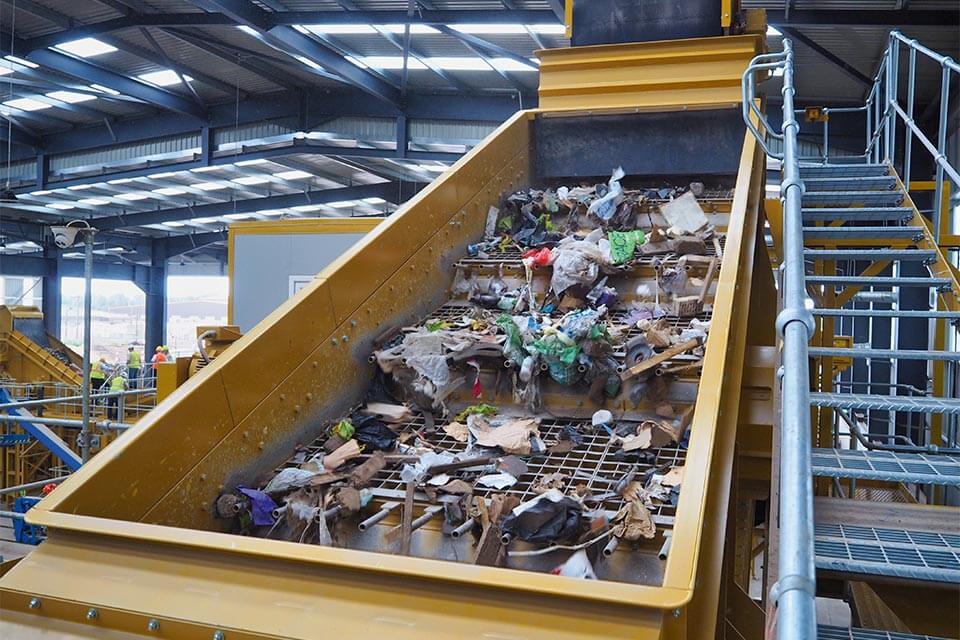 SPALECK 3D COMBI Siebmaschine in einer Recyclinganlage für Baumischabfälle